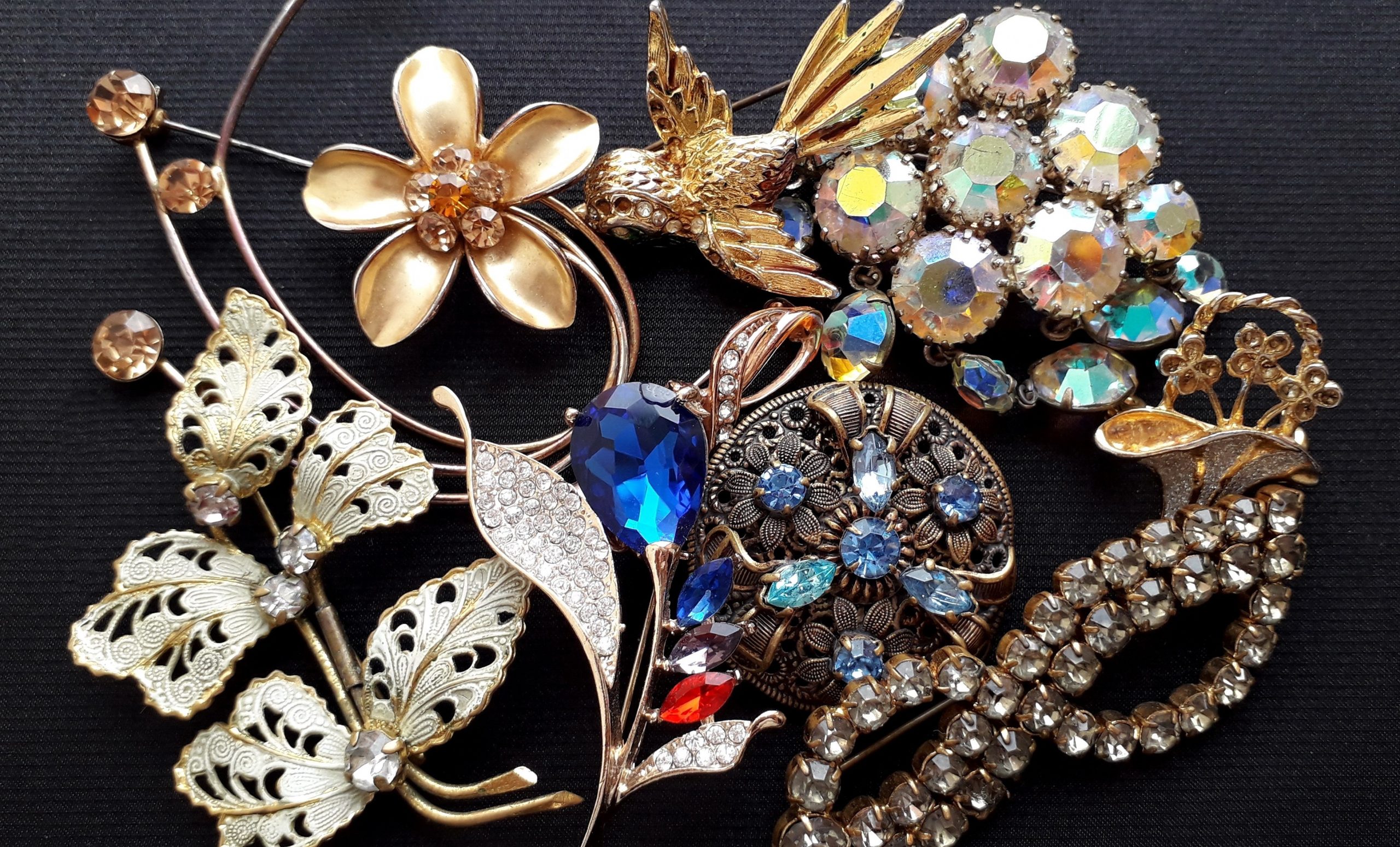 A collection of vintage jewelry.